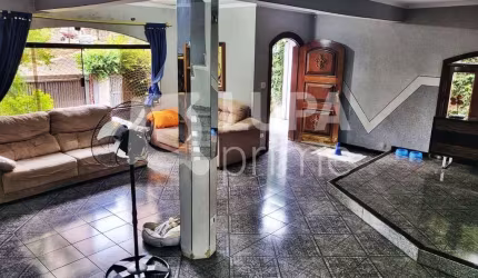 CASA COM 5 QUARTOS E 5 VAGAS DE GARAGEM À VENDA NA VILA MARIA ALTA