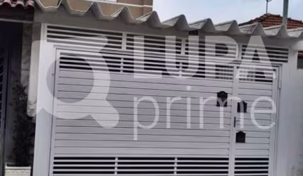CASA COM 3 QUARTOS 01 suite E 2 VAGAS DE GARAGEM À VENDA EM VILA ISOLINA MAZZEI