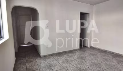 CASA COM 2 QUARTOS À VENDA NA VILA ISOLINA MAZZEI