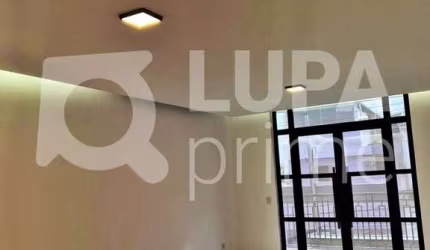 CASA COM 3 QUARTOS E 4 VAGAS DE GARAGEM À VENDA NA PARADA INGLESA
