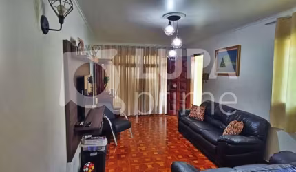CASA COM 3 QUARTOS E 2 VAGAS DE GARAGEM À VENDA NA VILA ISOLINA MAZZEI