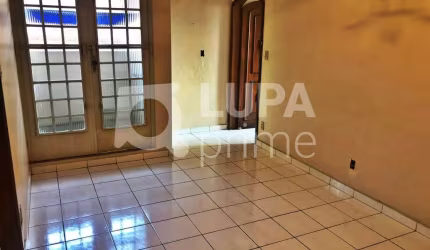 CONJUNTO COMERCIAL COM 319M² DE ÁREA CONSTRUIDA À VENDA NO CARANDIRU