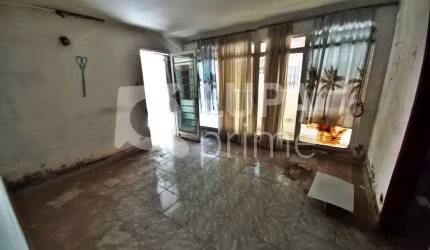 CASA COM 3 QUARTOS E 1 VAGA DE GARAGEM À VENDA NO TUCURUVI