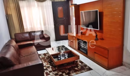 CASA COM 4 QUARTOS E 3 VAGAS DE GARAGEM À VENDA NA VILA MARIA