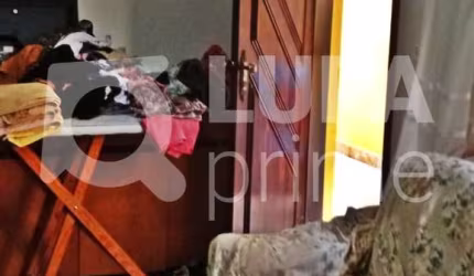 CASA COM 3 QUARTOS E 2 VAGAS DE GARAGEM À VENDA NO PARQUE EDU CHAVES