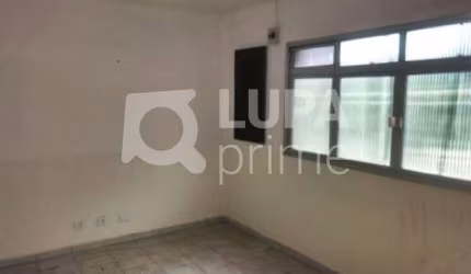 SALA COMERCIAL COM 20M² PARA LOCAÇÃO NA PARADA INGLESA