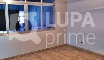CASA COM 3 QUARTOS E 2 VAGAS DE GARAGEM À VENDA NA VILA MARIA