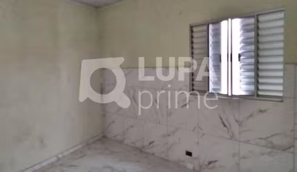 CASA COM 2 QUARTOS E 1 VAGA DE GARAGEM PARA LOCAÇÃO NO PARQUE NOVO MUNDO