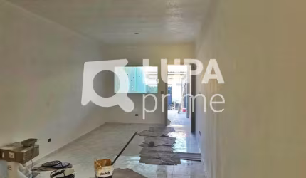 CASA COM 3 QUARTOS E 2 VAGAS DE GARAGEM À VENDA NO JARDIM GUANÇA