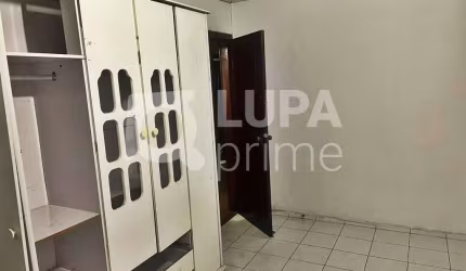 CASA COM 2 QUARTOS E 4 VAGAS DE GARAGEM À VENDA NA VILA MARIA