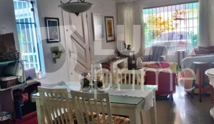 CASA COM 3 QUARTOS E 4 VAGAS DE GARAGEM À VENDA NO TUCURUVI