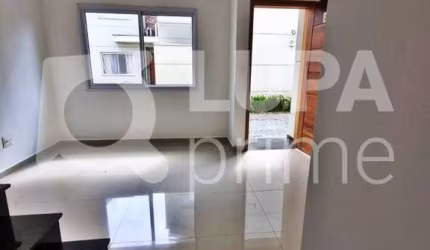 CASA COM 2 QUARTOS E 1 VAGA DE GARAGEM À VENDA NO TREMEBÉ