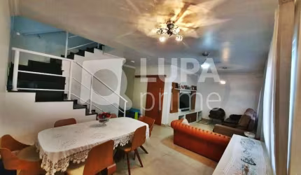 CASA COM 3 QUARTOS E 2 VAGAS DE GARAGEM À VENDA NO LIMÃO