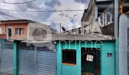 CASA COM 3 QUARTOS E 2 VAGAS DE GARAGEM À VENDA NA VILA MEDEIROS