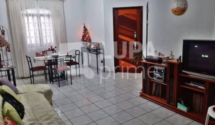 CASA COM 2 QUARTOS E 1 VAGA DE GARAGEM PARA LOCAÇÃO NA ÁGUA FRIA