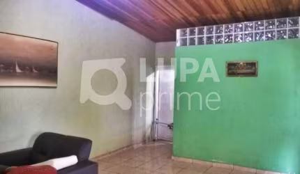 CASA COM 4 QUARTOS E 2 VAGAS DE GARAGEM À VENDA NO IMIRIM