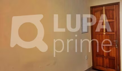 CASA COM 2 QUARTOS E 1 VAGA DE GARAGEM PARA LOCAÇÃO NA VILA CONSTANÇA