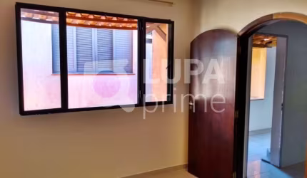 CASA COM 1 QUARTO PARA LOCAÇÃO NA VILA MEDEIROS