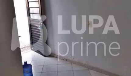 CASA COM 1 QUARTO PARA LOCAÇÃO NO JAÇANÃ