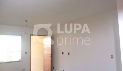 SOBRADO NOVO COM 3 QUARTOS, CHURRASQUEIRA, SACADA E 2 VAGAS DE GARAGEM A VENDA NA VILA MEDEIROS