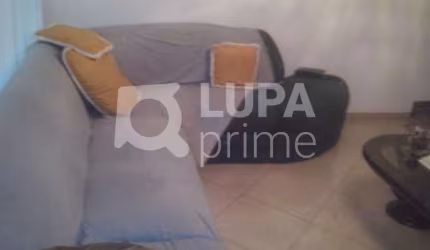 SOBRADO COM 3 QUARTOS E 2 VAGAS DE GARAGEM A VENDA NA VILA MARIA