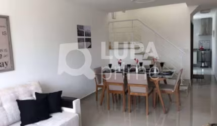 SOBRADO COM 3 QUARTOS E 2 VAGAS PARA VENDA NA VILA MATILDE