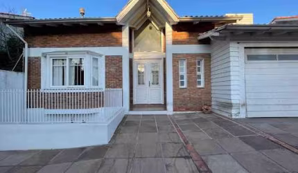 Casa com 3 dormitórios à venda, 383 m² por R$ 896.000,00 - Jardim América - São Leopoldo/RS