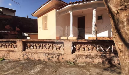Casa térrea com 5 quartos à venda em Vila Paulo Silas - SP