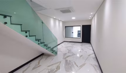 Sobrado com 3 quartos à venda em Vila Carrão - SP