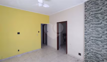 Casa com 2 quartos à venda em Vila Carrão - SP