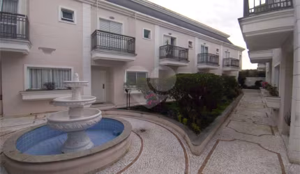 Condomínio com 4 quartos à venda em Jardim Avelino - SP