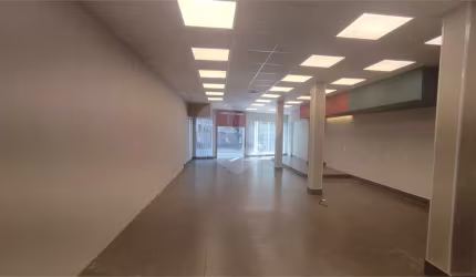 Prédio inteiro com 3 quartos à venda ou para locação em Vila Gomes Cardim - SP