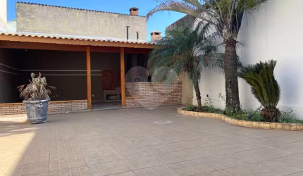 Casa térrea com 3 quartos à venda em Vila Cleonice - SP