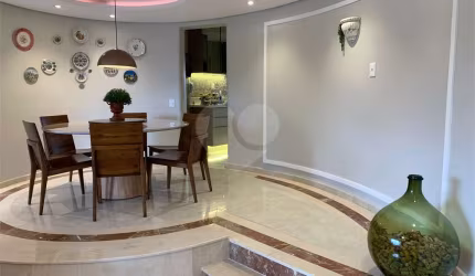 Apartamento com 3 quartos à venda em Jardim Avelino - SP
