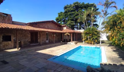 Casa com 6 suítes à venda, 252 m² por R$ 3.000.000,00 - Vila Helena - Atibaia/SP