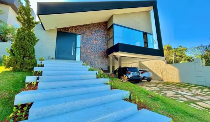 Casa com 3 suítes à venda, 320 m² por R$ 2.650.000 - Condomínio Shambala III - Atibaia/SP