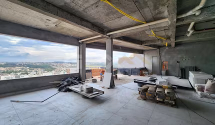 Cobertura duplex em construção no Centro, 3 quartos com 2 suítes.