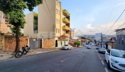 Lote à venda com 427m², rua Espírito Santo, Centro - Divinópolis/MG