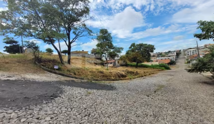 Lote de 313m² no bairro Sagrada Família
