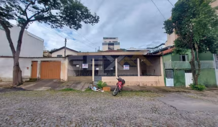 Casa de Lote Inteiro no Bairro São Jose