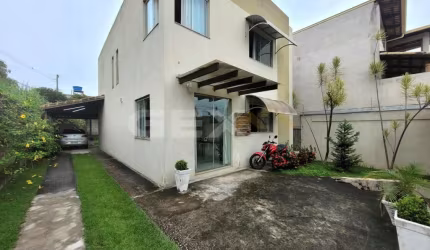 Casa em lote inteiro de dois pavimentos no Bairro Halin Soukin