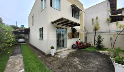 Casa em lote inteiro de dois pavimentos no Bairro Halin Soukin