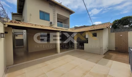 Casa com espaço gourmet no Bairro Santa Tereza -