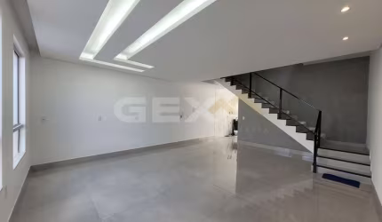 Casa com piscina e espaço gourmet completo no bairro Nações