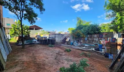 Lote com 460m², rua Clarindo Antônio de Melo, L. P. Pereira - Divinópolis/MG
