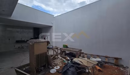 Casa em construção com espaço gourmet e acabamento de primeira no Bairro Santa M