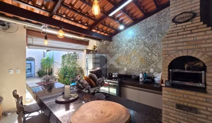 Casa com 03 quartos, 02 vagas e espaço gourmet no bairro São Jose