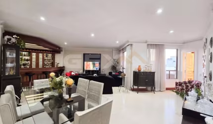 Apartamento amplo com acabamento clássico!