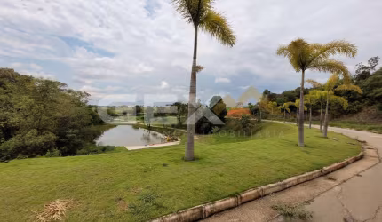 Vende-se lote em condomínio fechado Vésper medindo 800m² (25m x 32m).