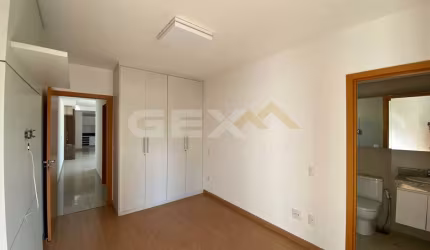 Apartamento no centro com 02 suítes e 01 vaga